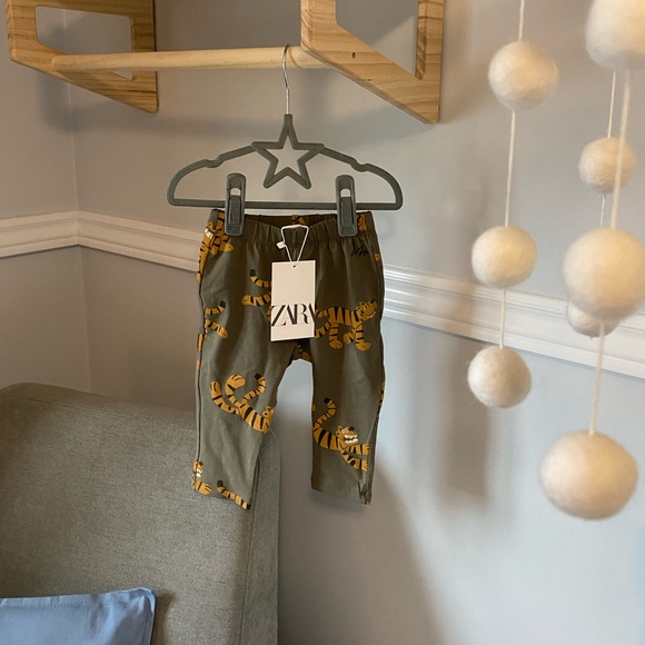 ZARA TIGER GRAPHIC BABY LEGGINGS - Picture 2 of 9